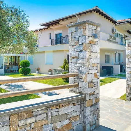 Escape Chrisi Ammoudia